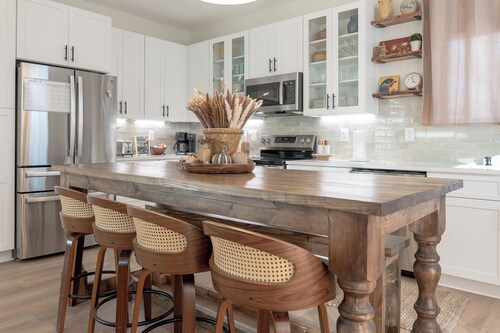 Cozy New House in a Prime Location