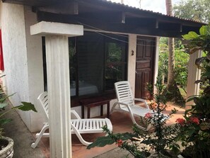 Terrace/patio - Room-hotel Hibiscus Playa Junquillal (Veintisiete de Abril)