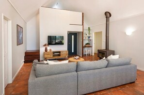 Smart-tv en een open haard