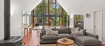 CHARMING COUNTRY HOME ON 2 ACRES, SITUATED IN RURAL QUINDALUP