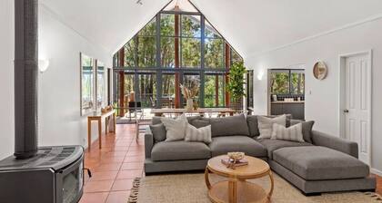 CHARMING COUNTRY HOME ON 2 ACRES, SITUATED IN RURAL QUINDALUP