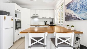 Fridge, microwave, oven, stovetop - Ancona Adventure Base Pools & Theme Parks (Carrara)