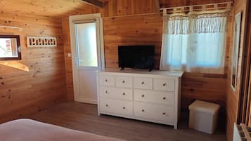 Habitación doble Confort, vista al jardín | Cortinas blackout, wifi gratis y ropa de cama