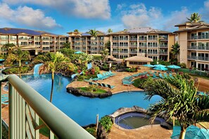 Pool - Waipouli Beach Resort Exquisite Ocean & Pool View - Kauai Luxury with 2 Kings (Kapaa)