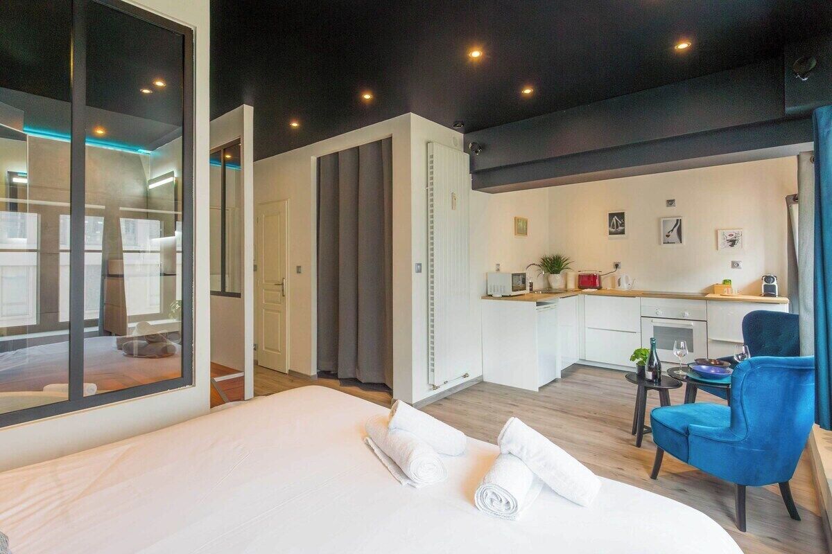 1 habitación, tabla de planchar con plancha, wifi y ropa de cama 