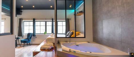 1 chambre, fer et planche Ă repasser, Wi-Fi, draps fournis