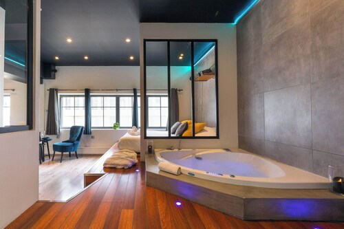 Balneo Suite Arquebuse Love appart au coeur de Dijon