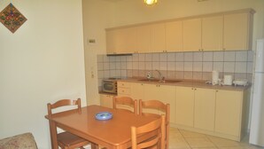 Dining room - Holiday House Letta in a Very Quiet Location in Agios Gordios Beach, Corfu (Corfu)