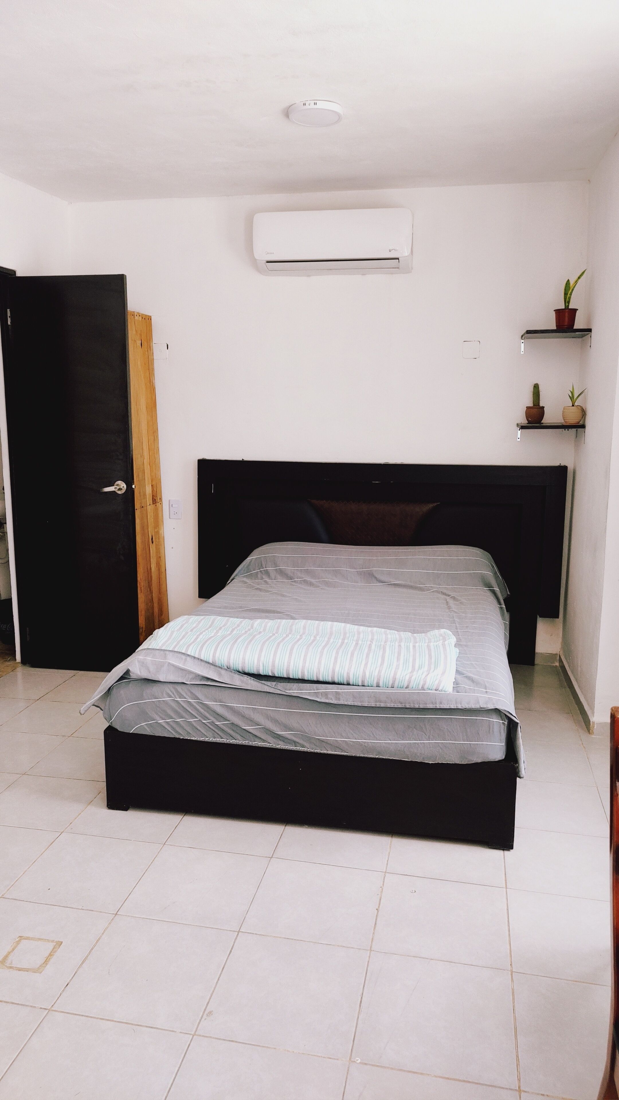 1 bedroom, desk, WiFi (free), bed sheets