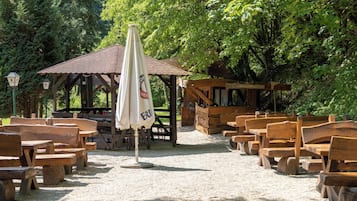 Double Room, Garden View | Outdoor dining