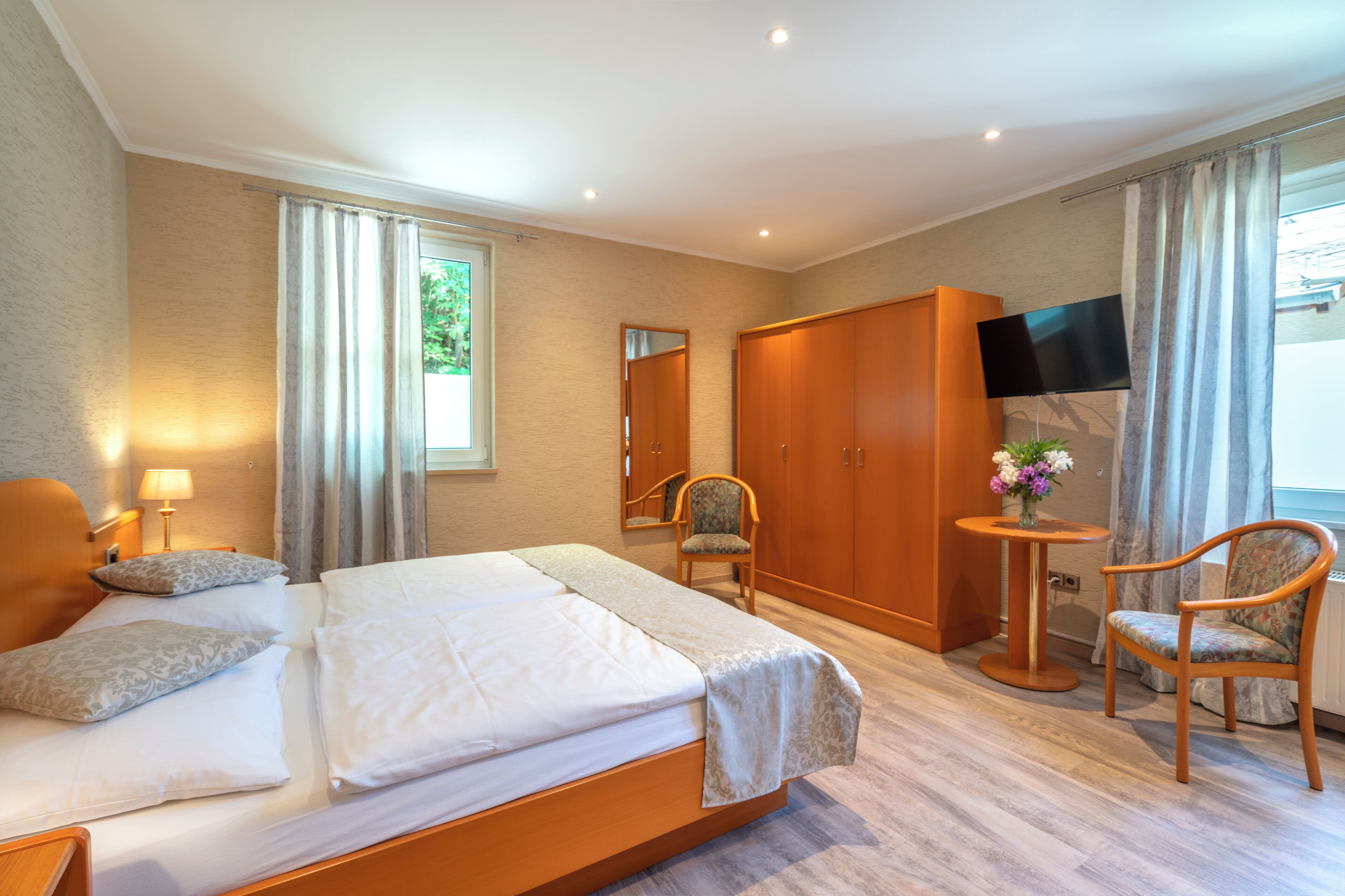 Double Room, Garden View | Desk, iron/ironing board, free WiFi