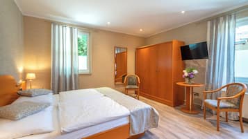 Double Room, Garden View | Desk, iron/ironing board, free WiFi