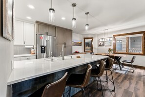Fridge, microwave, oven, stovetop - Mountain Retreat with Private Hot Tub; Prime Breck Location (Breckenridge)