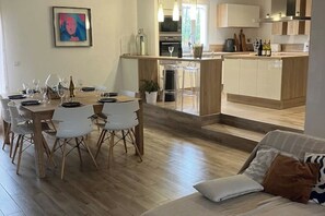 Interior - Superb air-conditioned villa with pool near Avignon (Tavel)