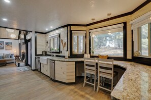 Interior - Getaway in the trees (Angel Fire)
