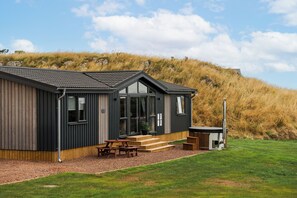 Deluxe Cabin | Exterior