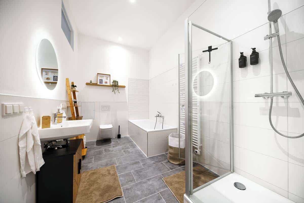 Shower, hair dryer, shampoo