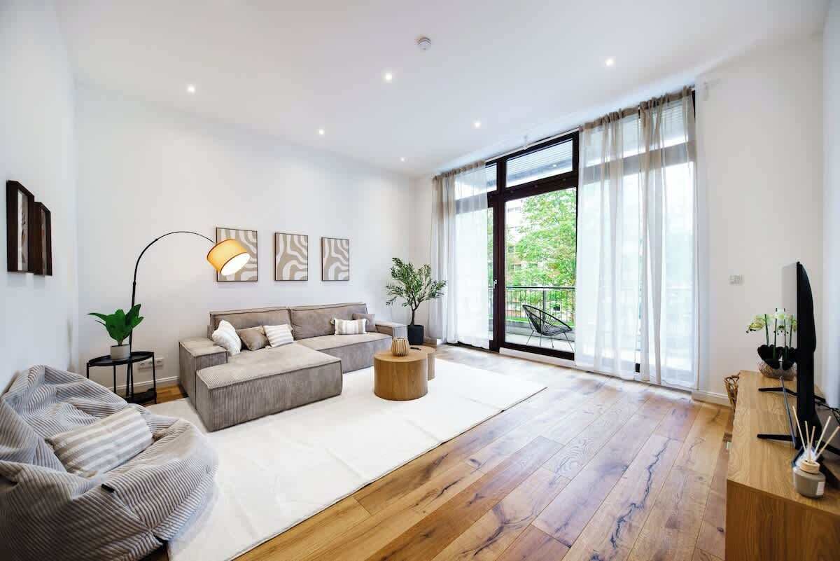 Smart TV, offices, computer monitors