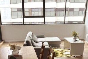 TV - Mascot 2 beds 09 Close to station easy to anywhere (Mascot)