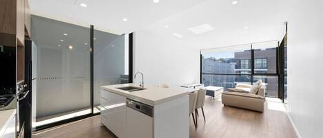 Réfrigérateur, four, plaque de cuisson, lave-vaisselle