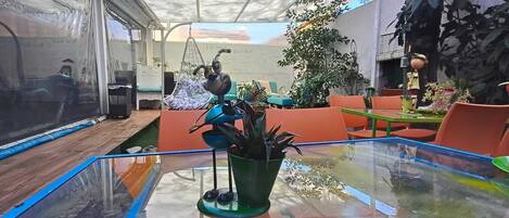 屋外ダイニングエリア