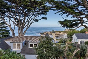 Exterior - 3997 Oceanview Oasis - Stunning Monterey Bay View (Pacific Grove)