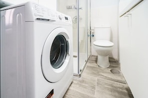 Hair dryer, towels - APARTMENT LAS CIGÜEÑAS (Alcalá de Henares)