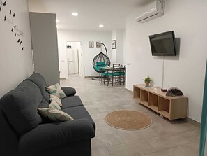 TV - LA GALATEA APARTMENT (Alcalá de Henares)