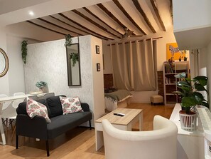 Living area - ESTUDIO HERRERO CENTER (Alcalá de Henares)