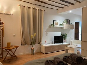 Iron/ironing board - ESTUDIO HERRERO CENTER (Alcalá de Henares)