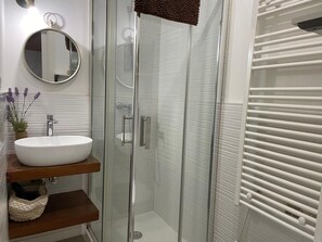 Bathroom - ESTUDIO HERRERO CENTER (Alcalá de Henares)