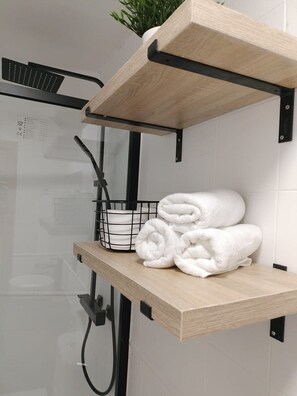 Bathroom - ATRIUM HISTORIC CENTER. B1 (Alcalá de Henares)