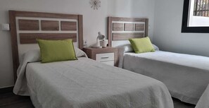 Tabla de planchar con plancha 