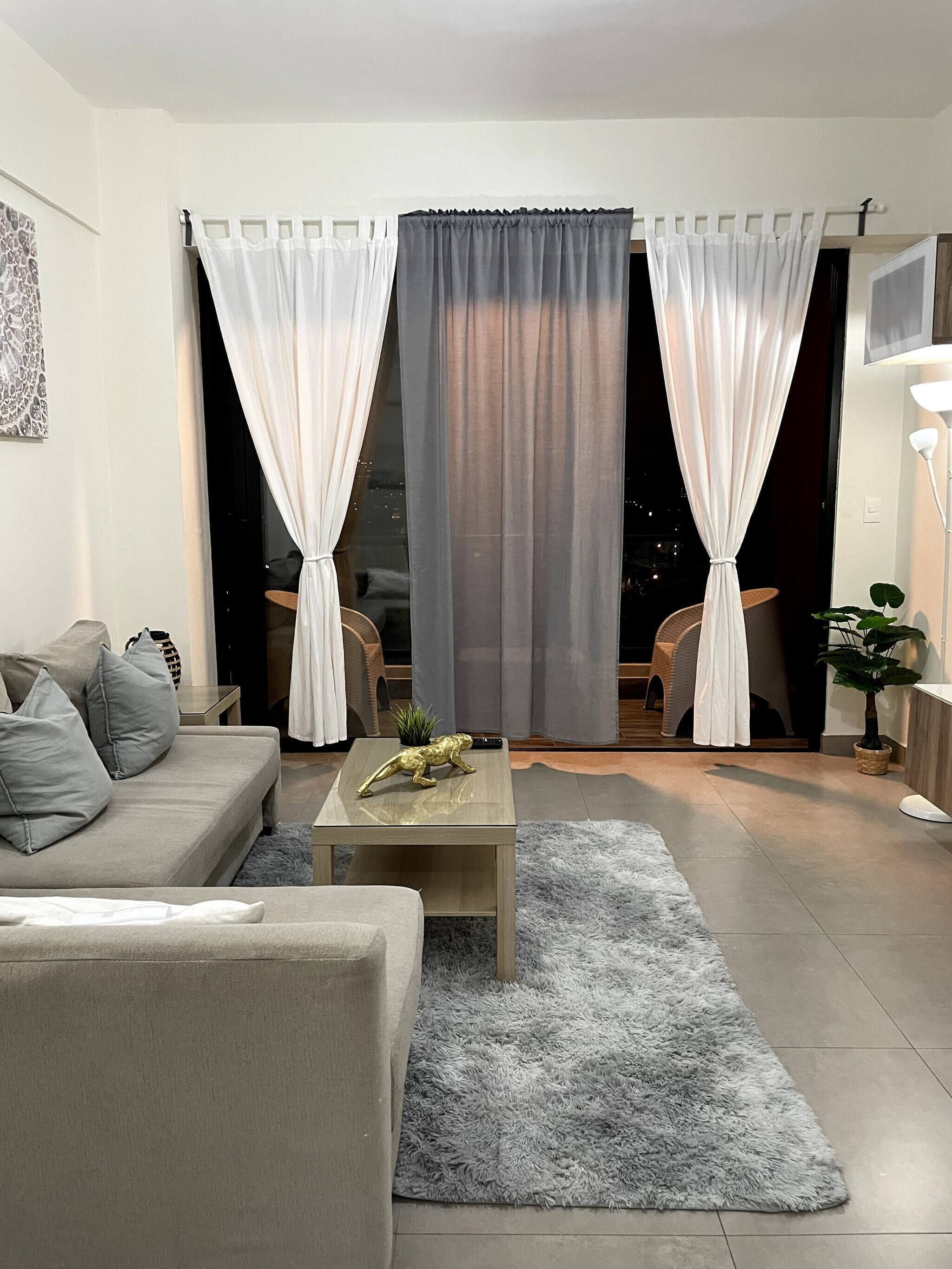 Apartment, 2 Bedrooms, Accessible, Balcony | Living room