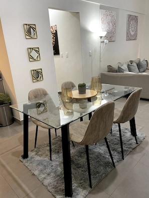 Appartement, 2 chambres, accessible aux personnes à mobilité réduite, balcon | Restauration