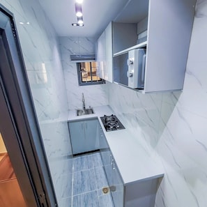 Refrigerador, microondas, horno, placa de cocina