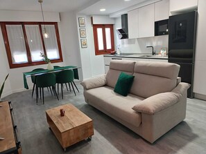 Living area - APARTMENT LA ZANCUDA BLANCA (Alcalá de Henares)