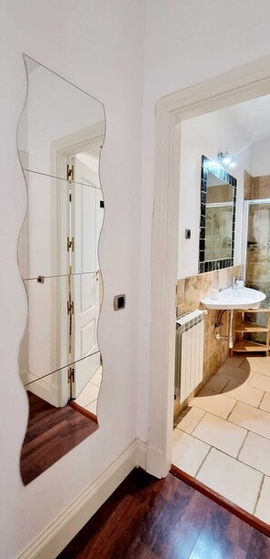 Hair dryer, towels - APARTMENT LA CASONA DEL CARDENAL. 1A (Alcalá de Henares)