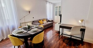 TV - APARTMENT LA CASONA DEL CARDENAL. 1A (Alcalá de Henares)