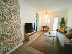 TV - PUERTA DE MADRID APARTMENT. 2 (Alcalá de Henares)