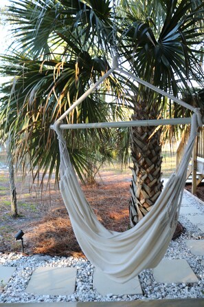 Property grounds - Shark Shack Minutes to the Beach (Gulf Shores)
