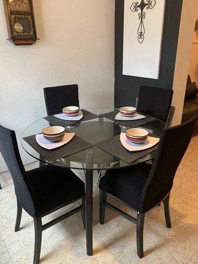 Ideal for family up to 5 people, water 24 hours, quiet area, invoiced.