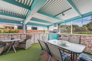 Outdoor dining - Casa Verde - Mapua Holiday Home (Mapua)