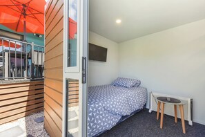2 bedrooms, iron/ironing board, WiFi, bed sheets - Casa Verde - Mapua Holiday Home (Mapua)