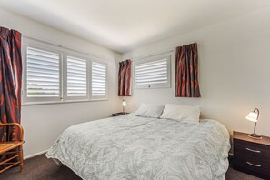 2 bedrooms, iron/ironing board, WiFi, bed sheets - Casa Verde - Mapua Holiday Home (Mapua)
