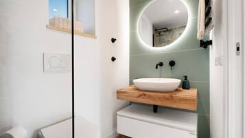 Doccia, asciugacapelli, asciugamani