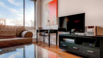 Classic Apartment, 2 Bedrooms, Kitchen | Living area