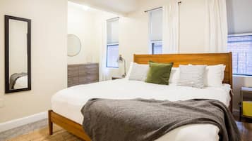 Desk, iron/ironing board, WiFi, bed sheets