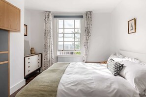 2 bedrooms, iron/ironing board, WiFi, bed sheets - Two bedroom loft in central Bristol (City of Bristol)