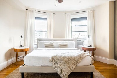 The only 4 Bedroom Apartment w/ Roofdeck in Boston!  8min from Fenway Park, close to universities!